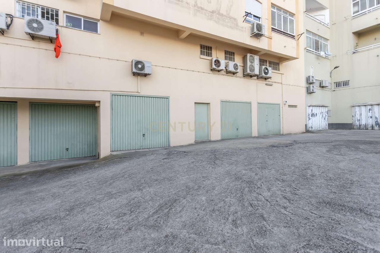 Lugar de Garagem Privativo - Av. Bento Jesus Caraça - Grande imagem: 4/19