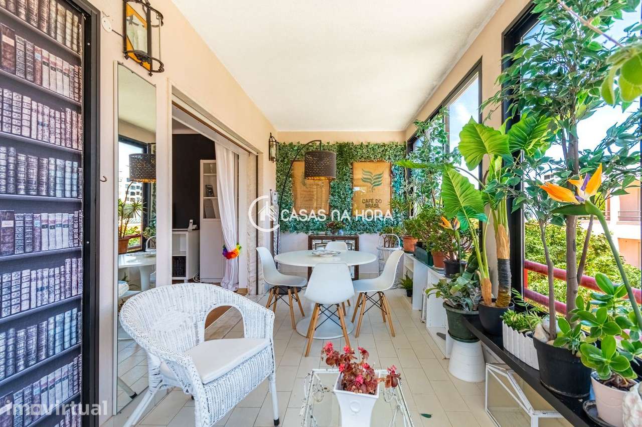 T2 com Garagem na Prestigiada Alameda da Guia  Cascais - Grande imagem: 2/25