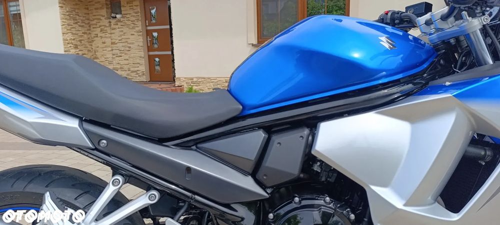 Suzuki GSX - 25