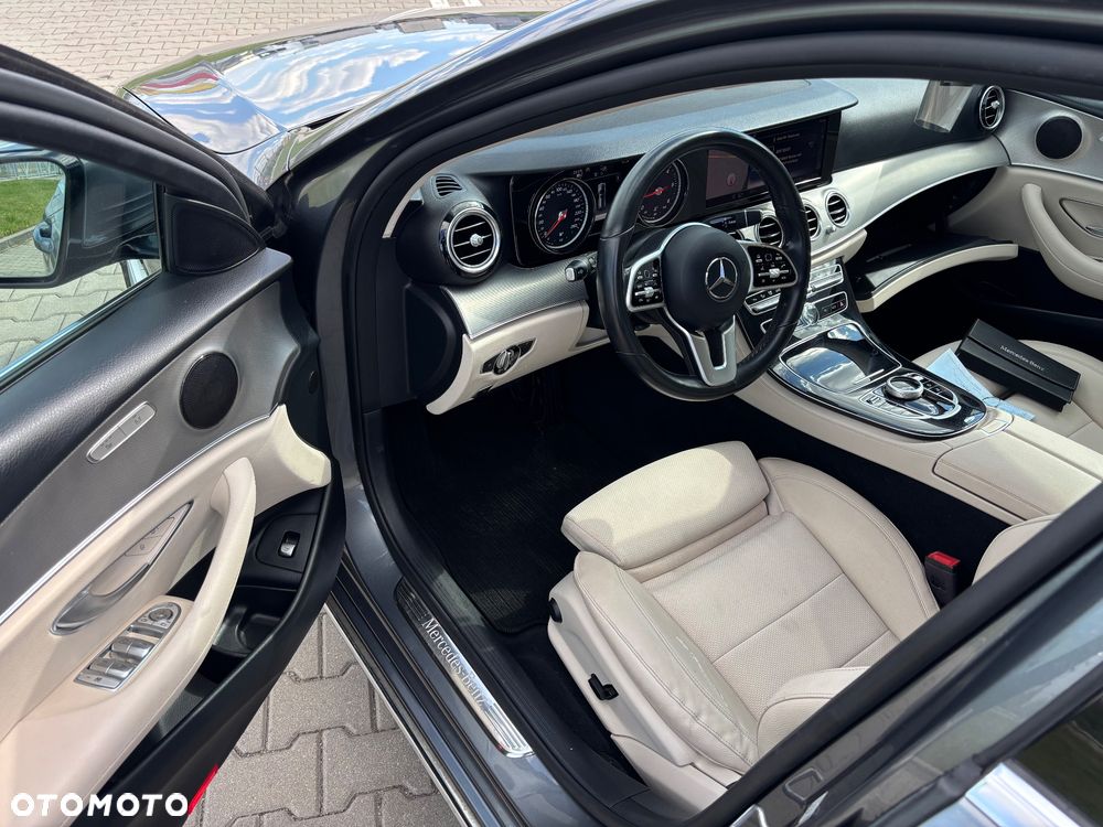 Mercedes-Benz Klasa E 220 d 9G-TRONIC Exclusive - 16
