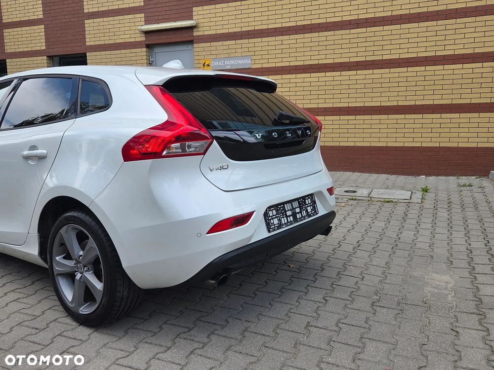 Volvo V40 T2 Momentum - 13