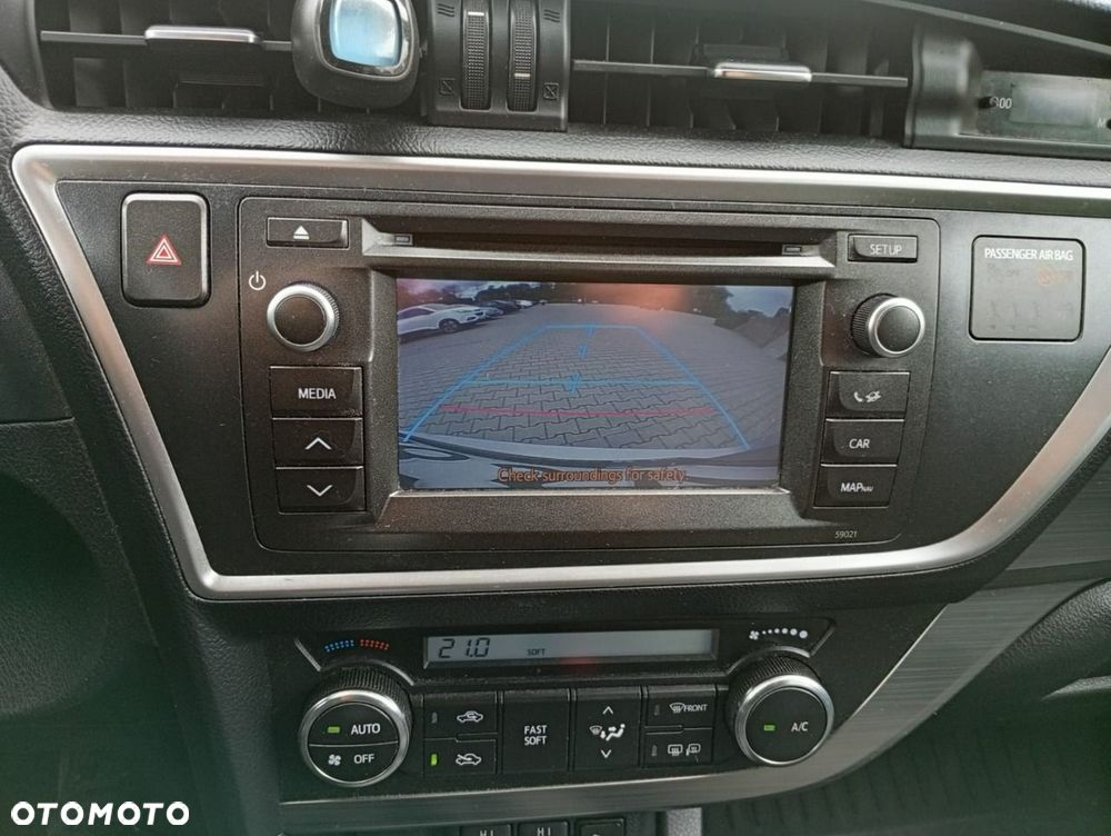 Toyota Auris - 8