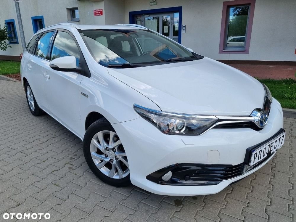 Toyota Auris 1.8 HSD Prestige NAVI - 29