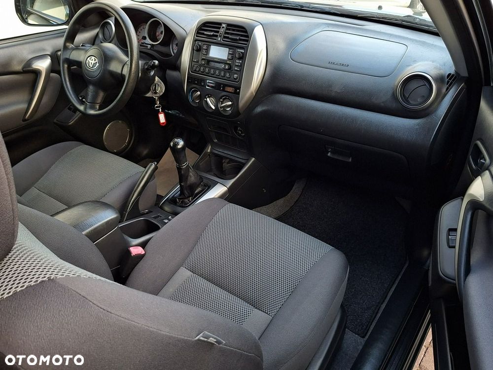 Toyota RAV4 - 7