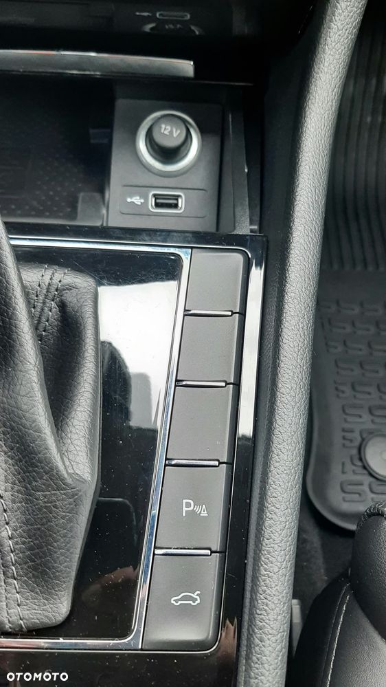 Skoda Superb 1.8 TSI DSG SportLine - 35