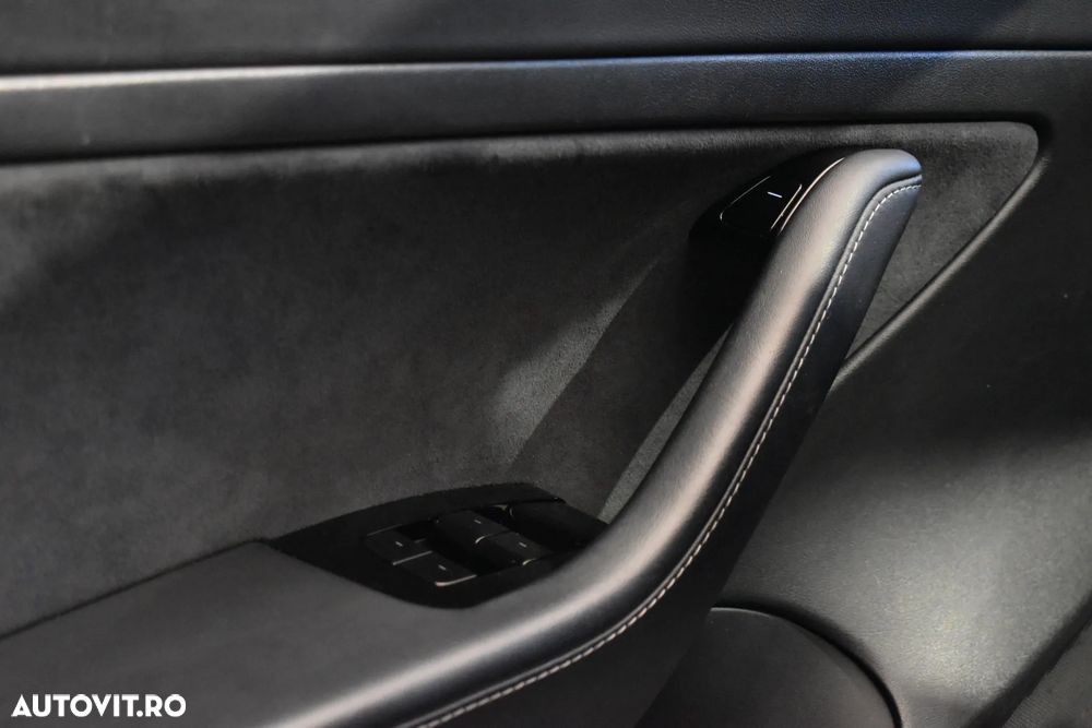 Tesla Model 3 Standard Reichweite Plus Hinterradantrieb - 11