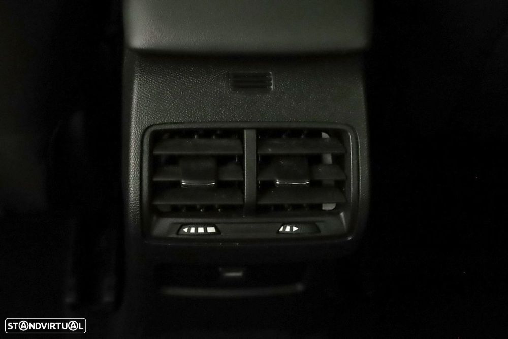 Citroën C4 1.2 PureTech Max EAT8 - 23