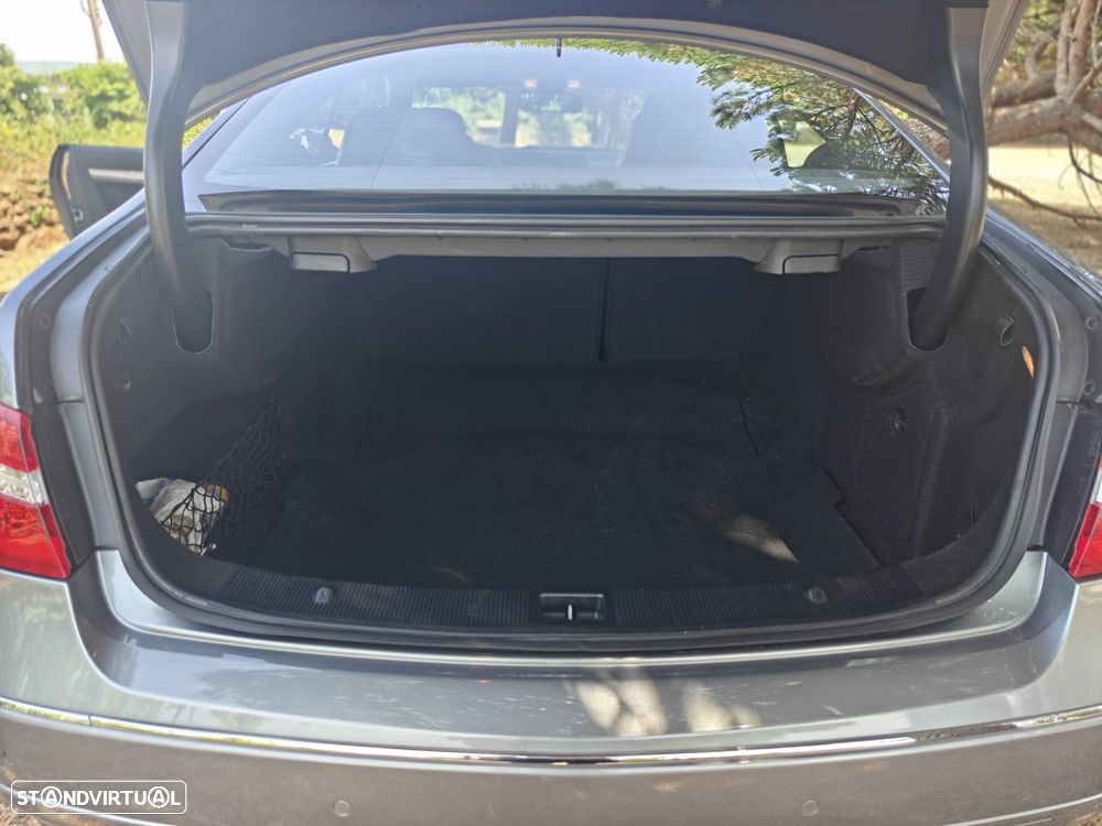 Mercedes-Benz E 220 CDi Avantgarde BlueEfficiency - 16