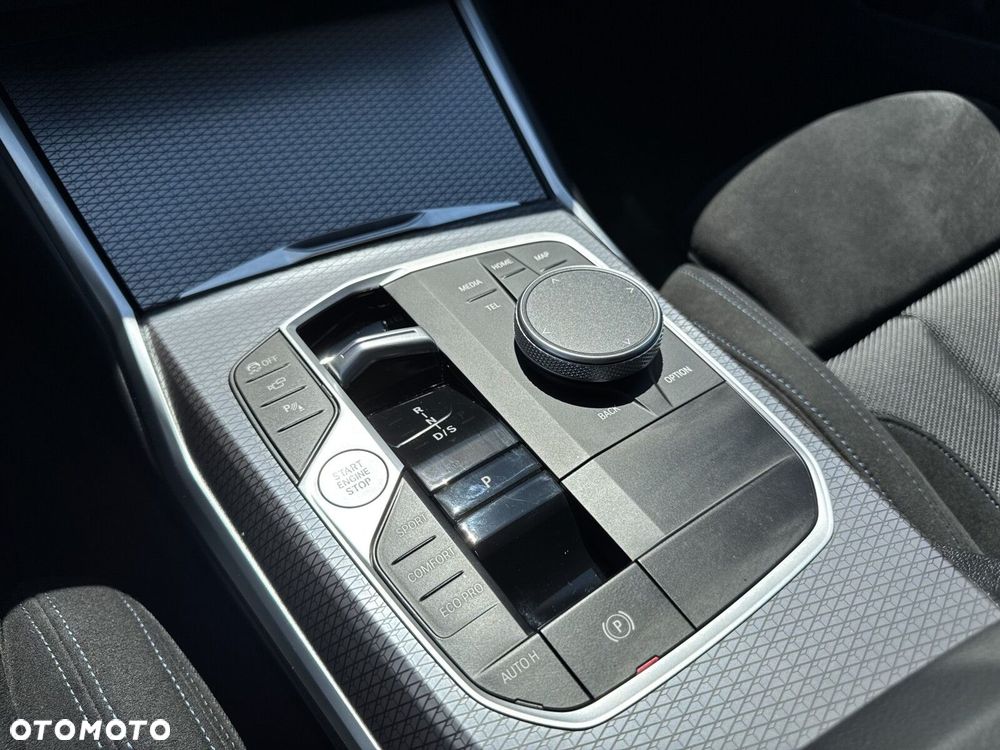 BMW Seria 3 320d xDrive mHEV M Sport - 17