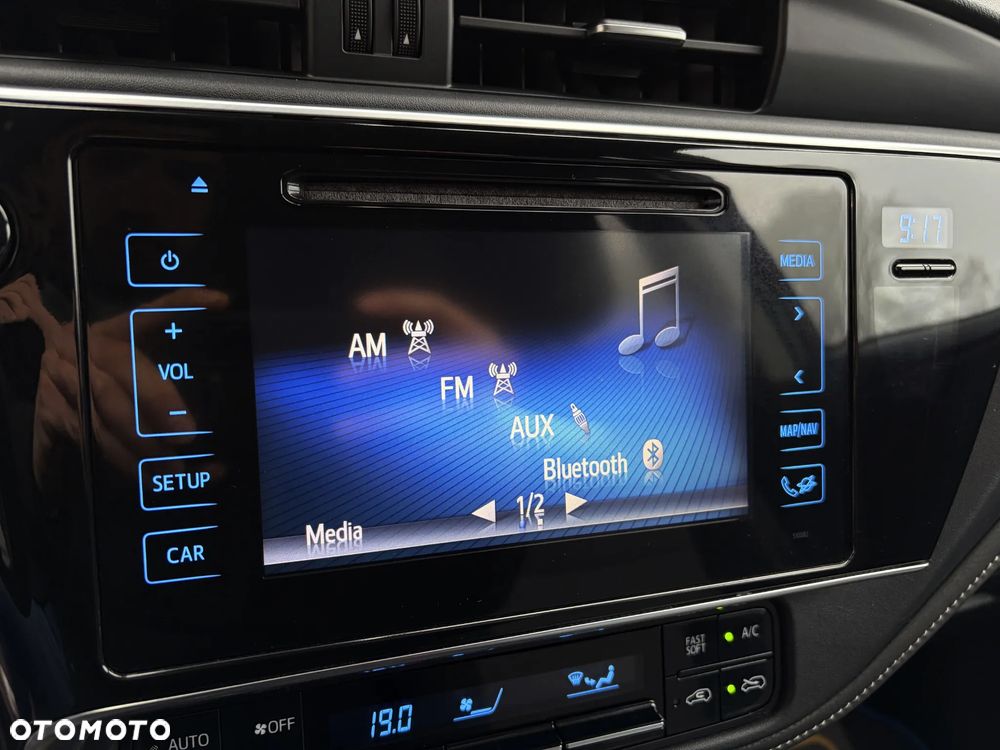 Toyota Auris Hybrid 135 Freestyle - 26