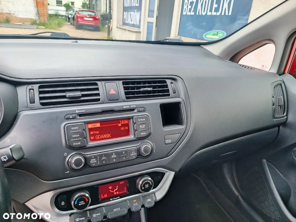 Kia Rio 1.4 Dream Team Edition - 18
