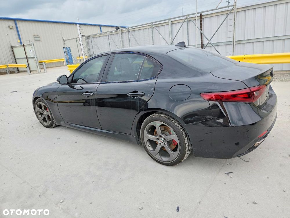Alfa Romeo Giulia - 6