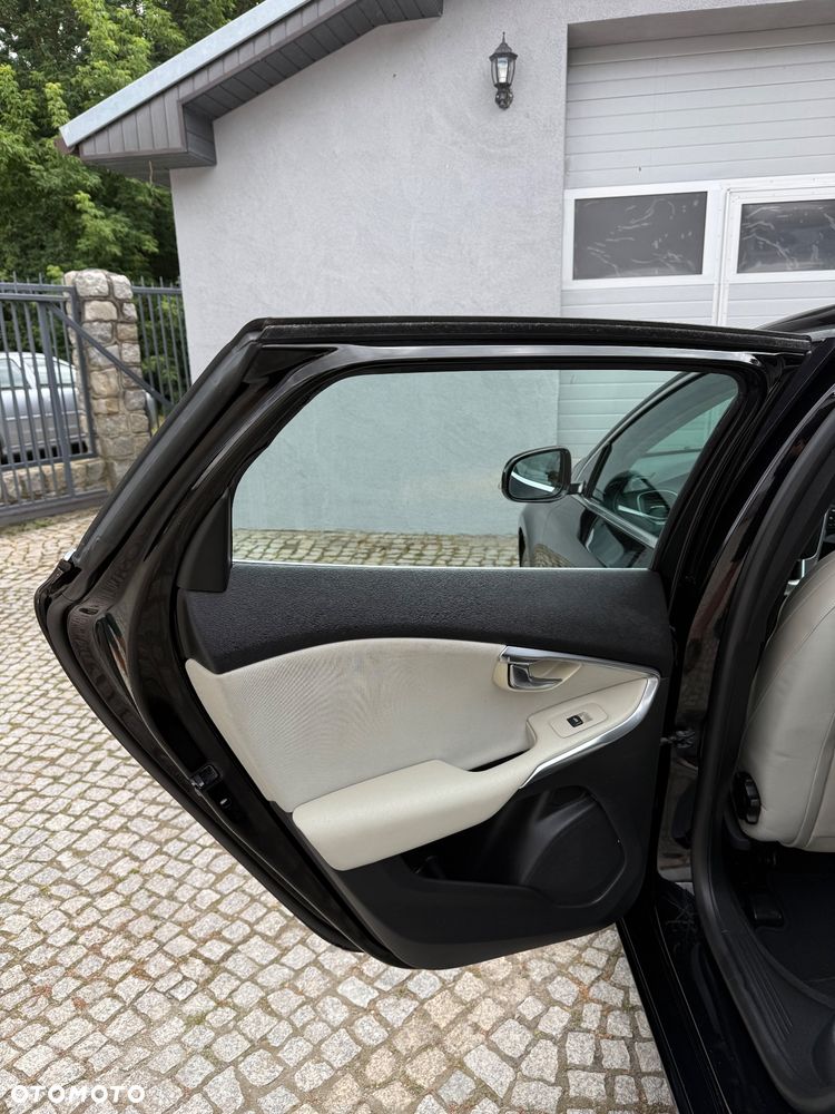 Volvo V40 D3 Geartronic Momentum - 16