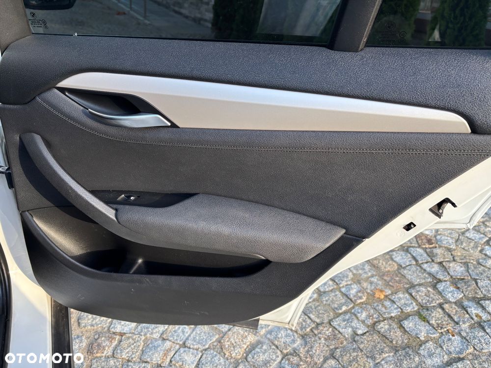 BMW X1 sDrive18d - 17