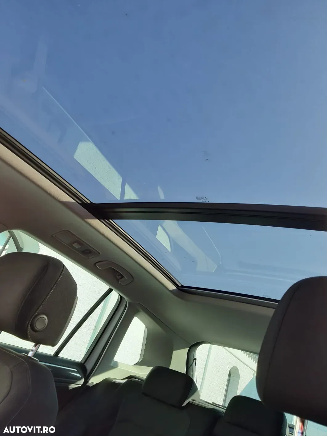 Volkswagen Tiguan - 32