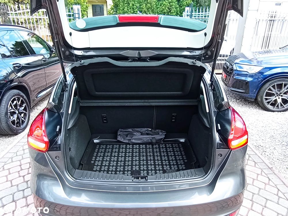 Ford Focus 1.5 EcoBlue Active Business - 24