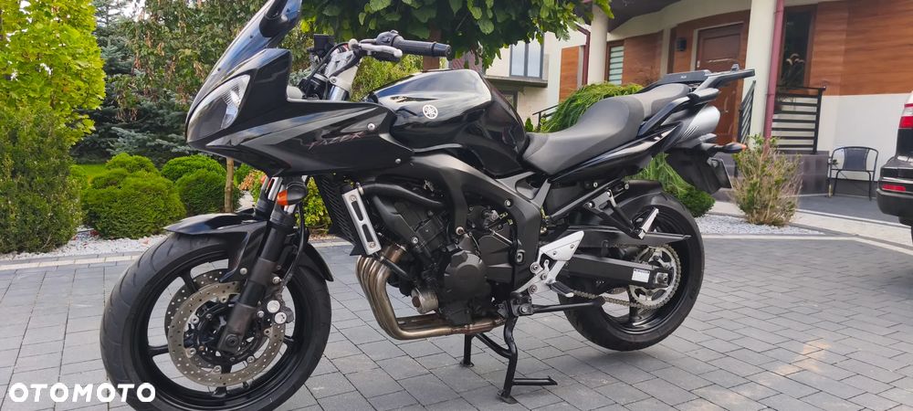 Yamaha FZ - 32