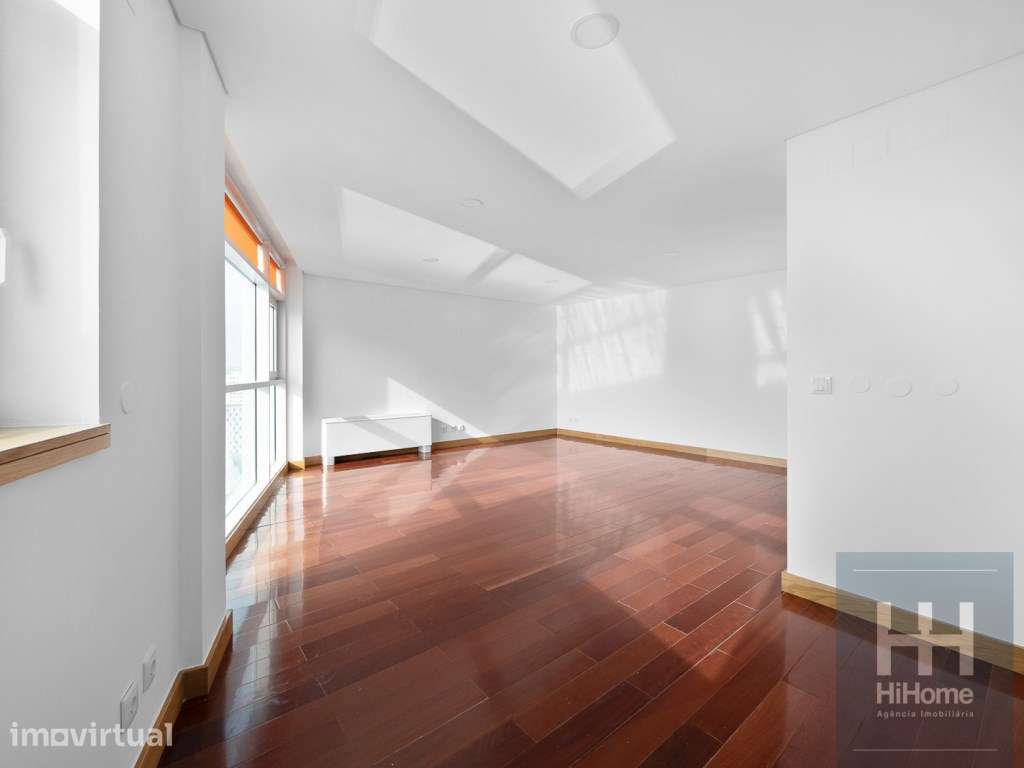 T2 Duplex com Vista Infinita na Torre de São Rafael em Lisboa - Grande imagem: 4/28