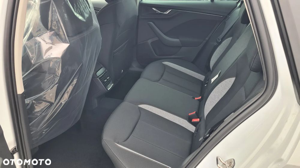 Skoda Kamiq 1.5 TSI Drive DSG - 12