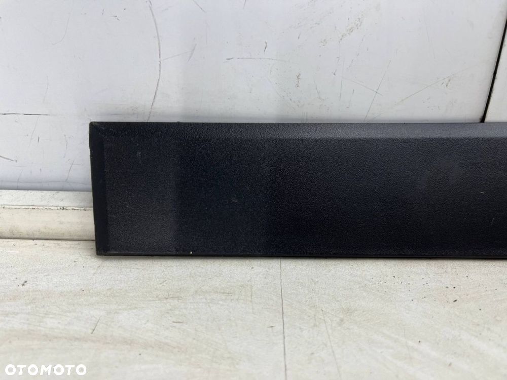 Listwa Seat Arona 17r.- lewa przednia DOLNA nakładka drzwi boczna lewy przód 6f9853959 - 2