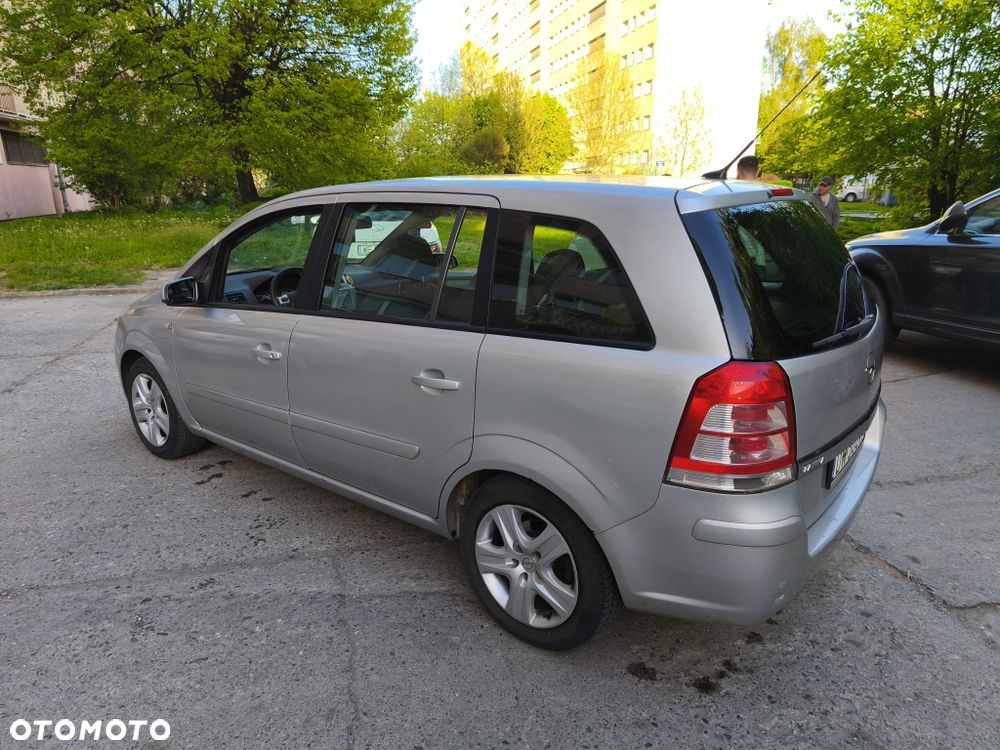 Opel Zafira - 2