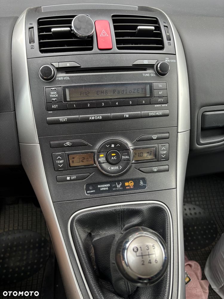 Toyota Auris 1.6 Premium - 5