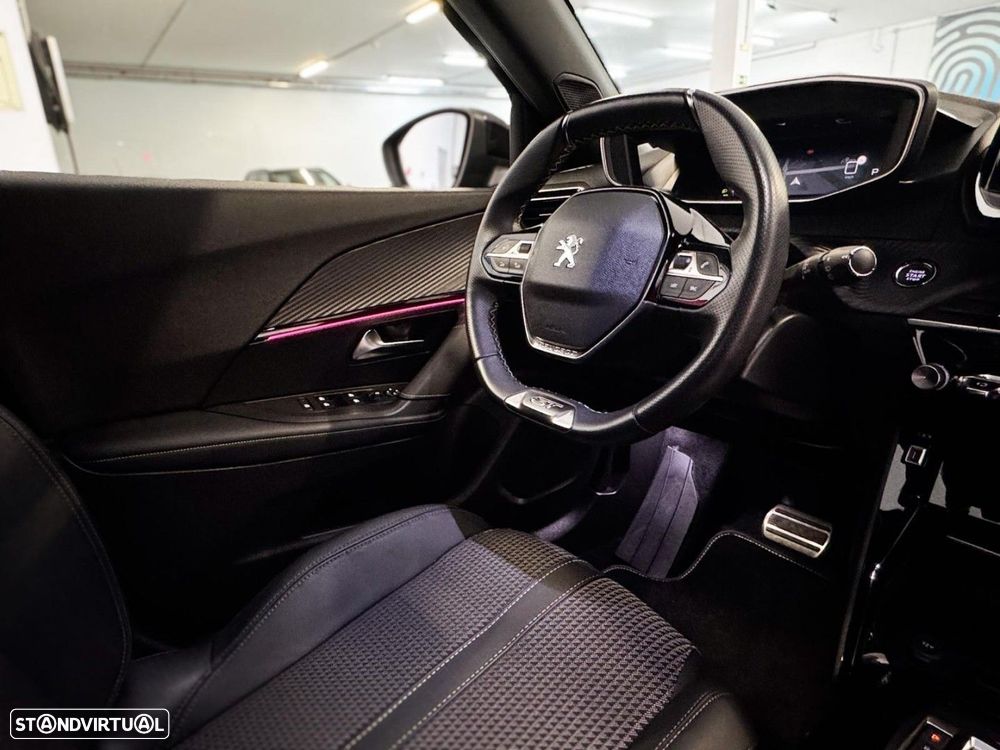 Peugeot 2008 1.2 PureTech GT Pack EAT8 - 5