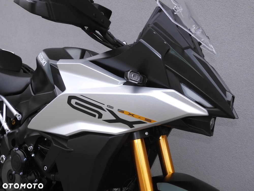 Suzuki GSX - 5