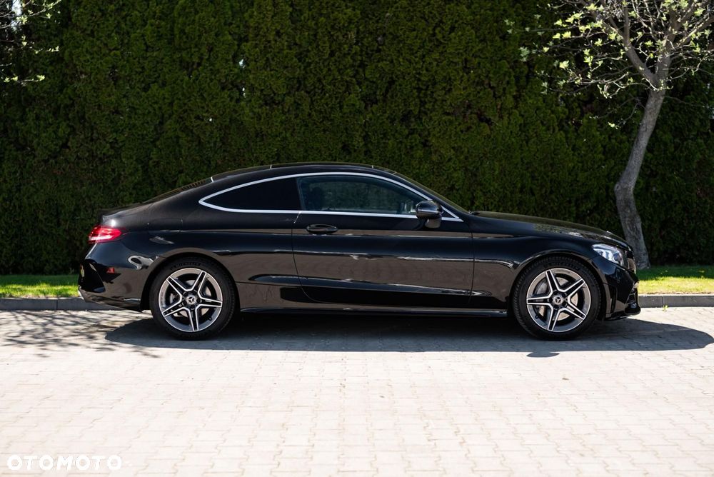 Mercedes-Benz Klasa C 300 9G-TRONIC - 9