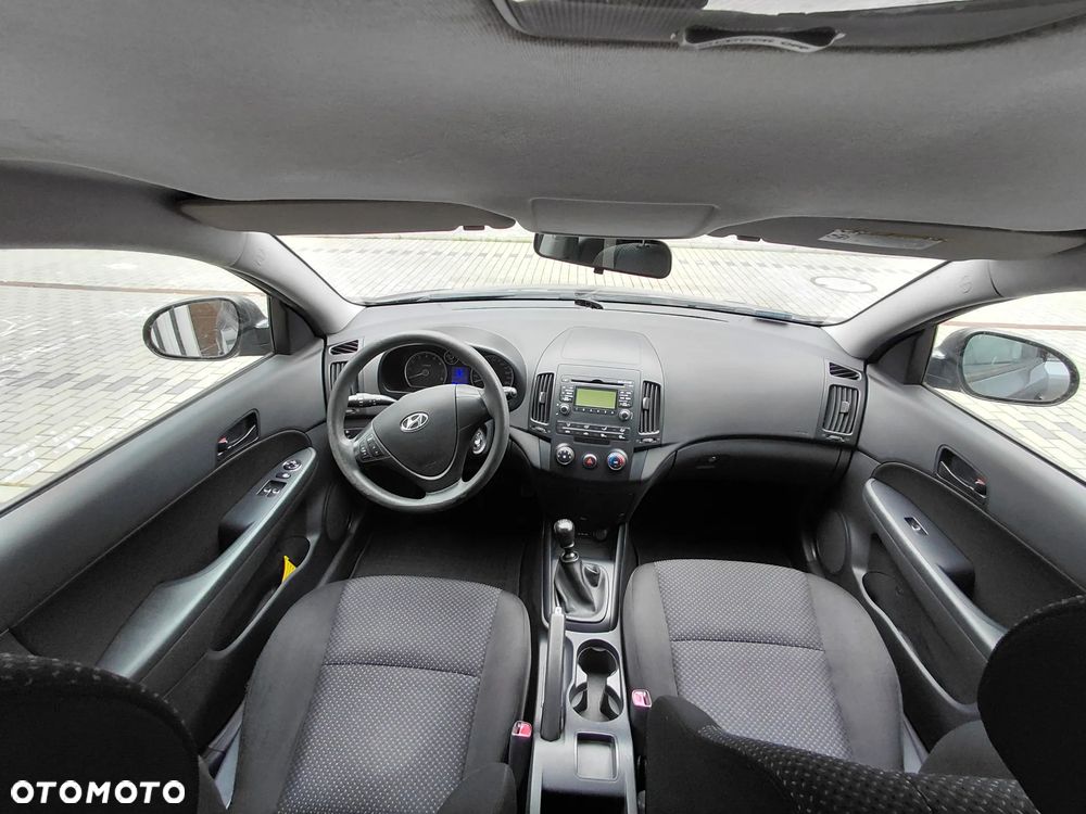 Hyundai i30 1.4 Base + - 18