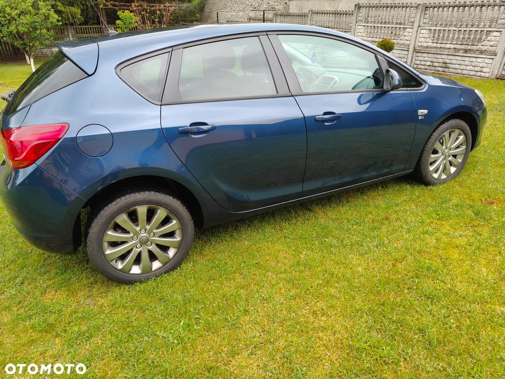 Opel Astra 1.4 - 5