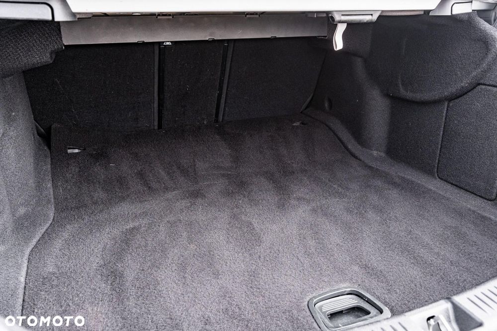 Mercedes-Benz Klasa E 300 9G-TRONIC Exclusive - 38