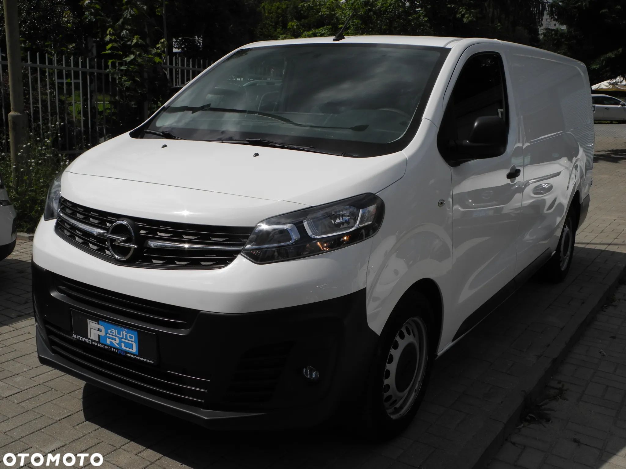 Opel Vivaro - 1