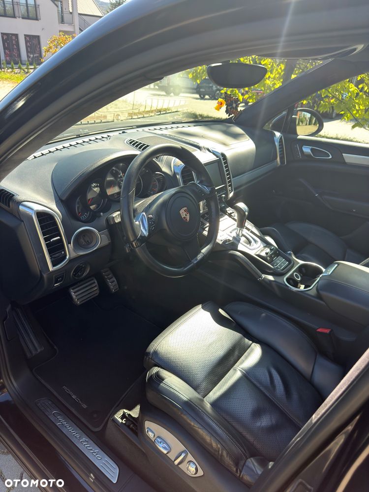 Porsche Cayenne - 23