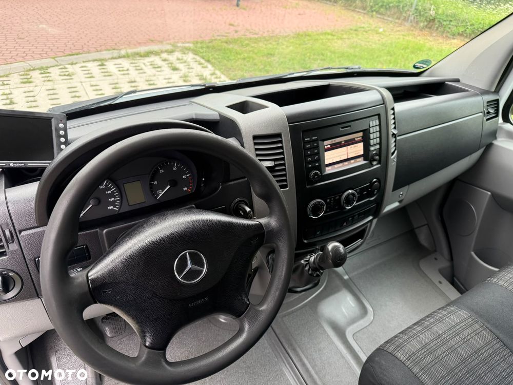 Mercedes-Benz Sprinter - 15