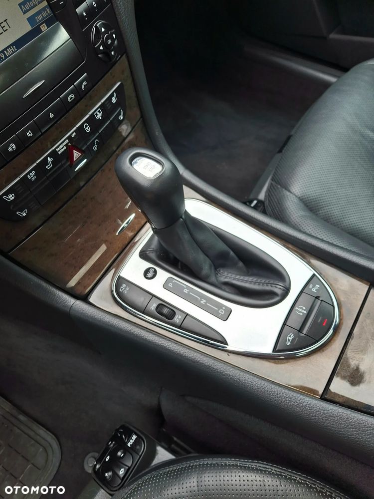 Mercedes-Benz Klasa E 500 Avantgarde Sport Edition - 29