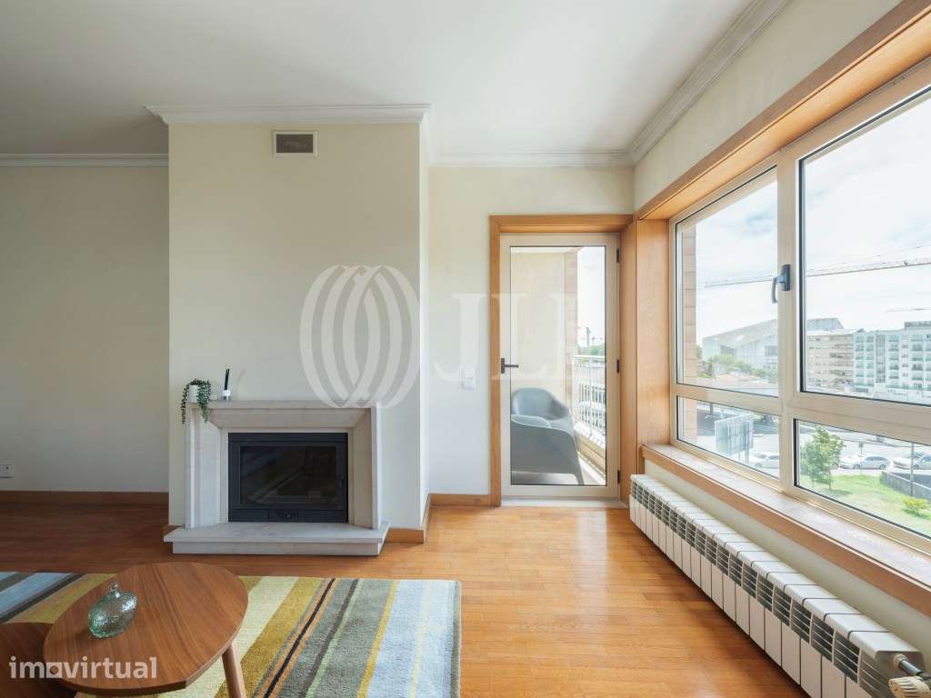 Apartamento T2, com varanda e estacionamento, no Porto - Grande imagem: 3/31