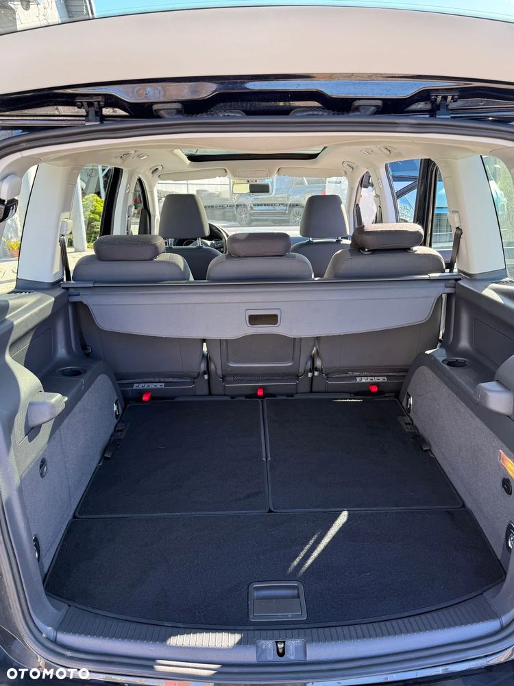 Volkswagen Touran 1.4 TSI United - 13