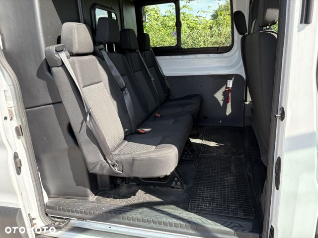 Ford Transit 7 osobowy - 35