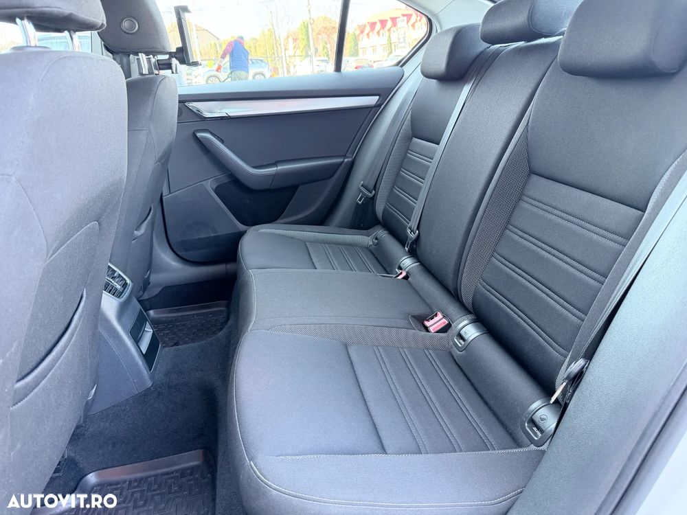 Skoda Octavia 1.6 TDI Ambition - 12