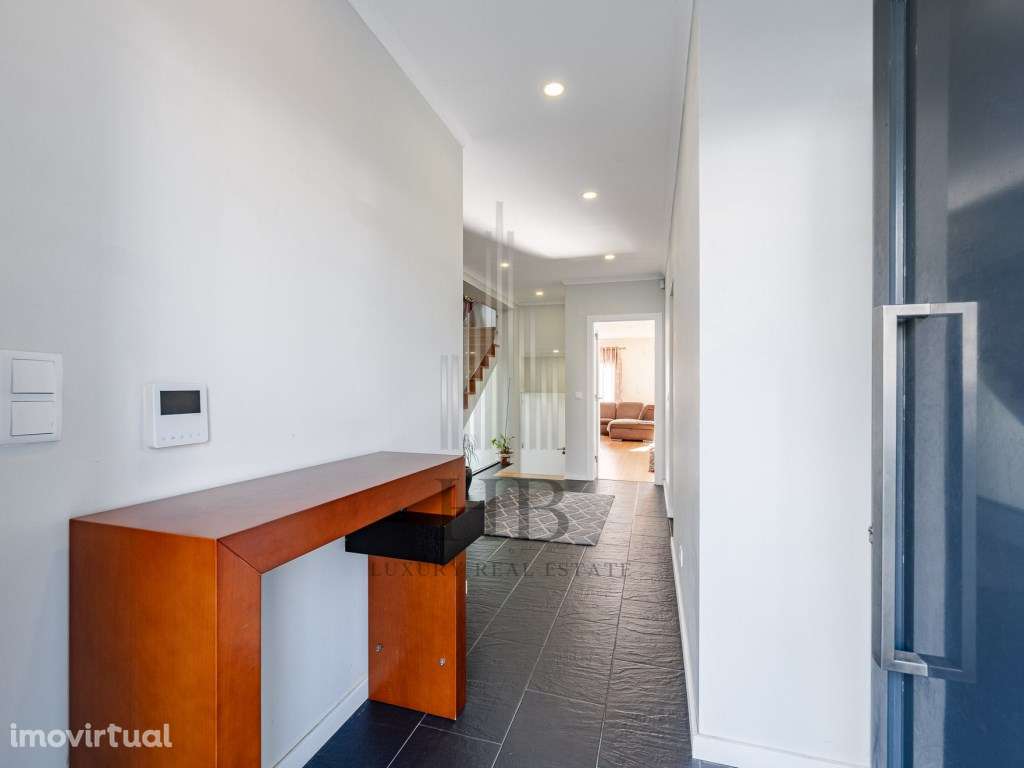 Moradia T3 +2 com Piscina e Jardim | Vila Verde | Sintra - Grande imagem: 4/60