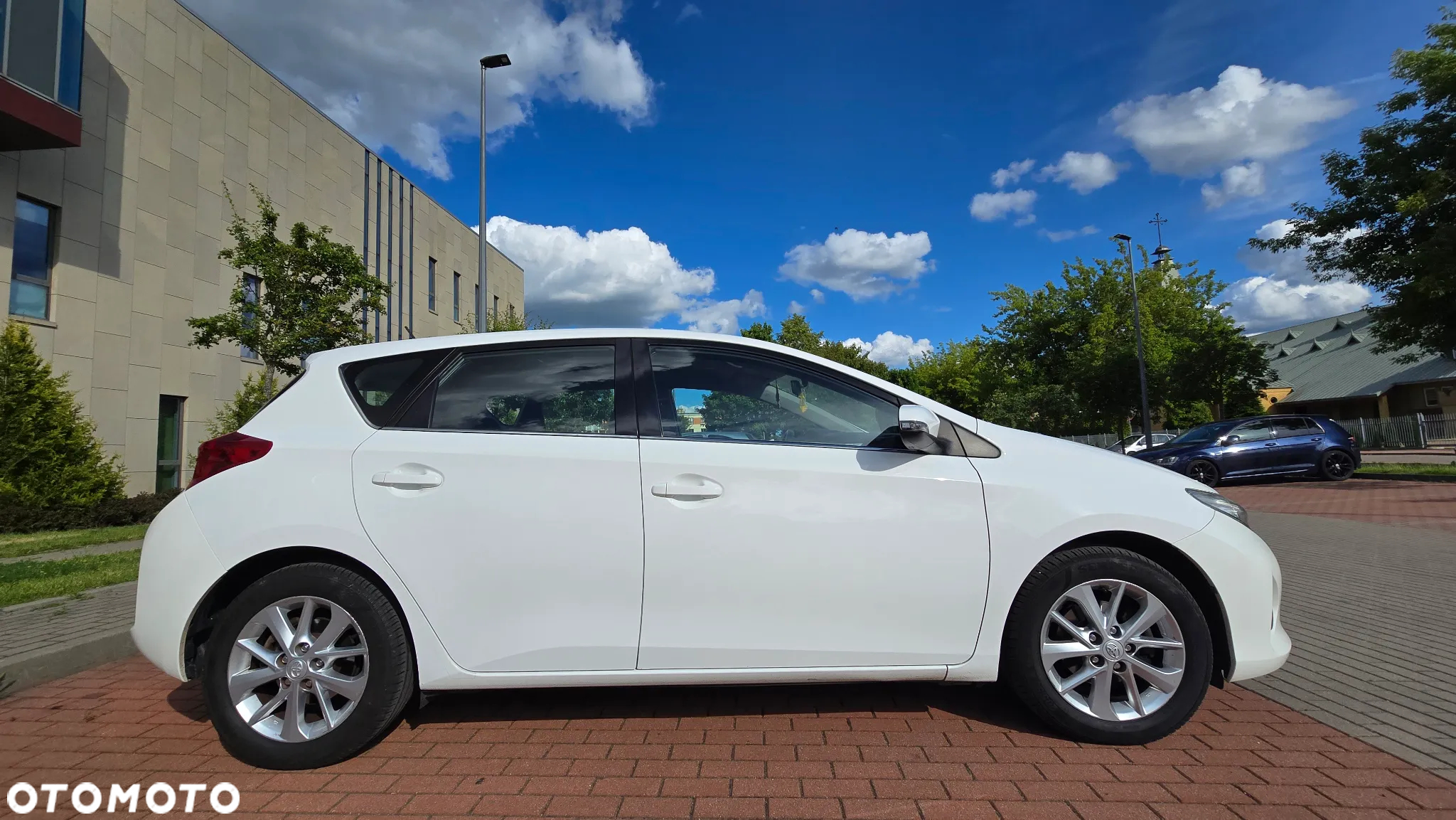 Toyota Auris 1.6 Valvematic Executive - 17