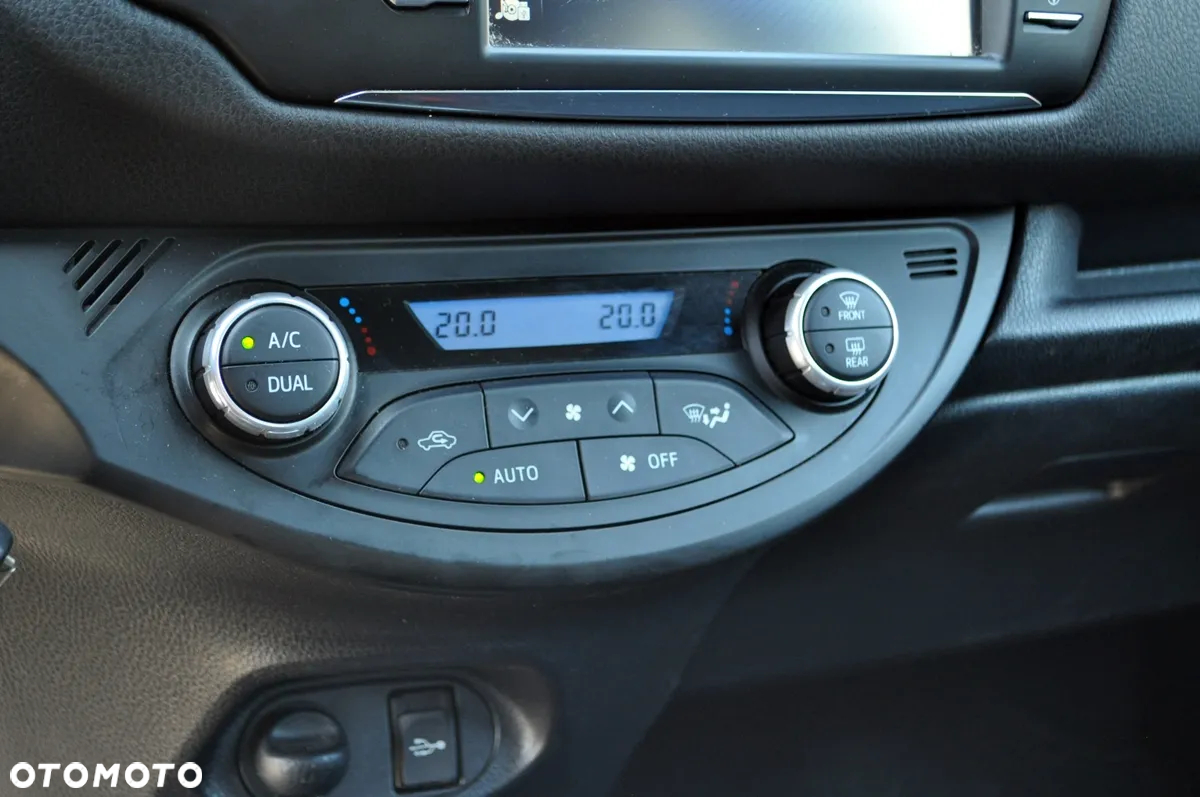 Toyota Yaris Hybrid 1.5 VVT-i Selection - 23