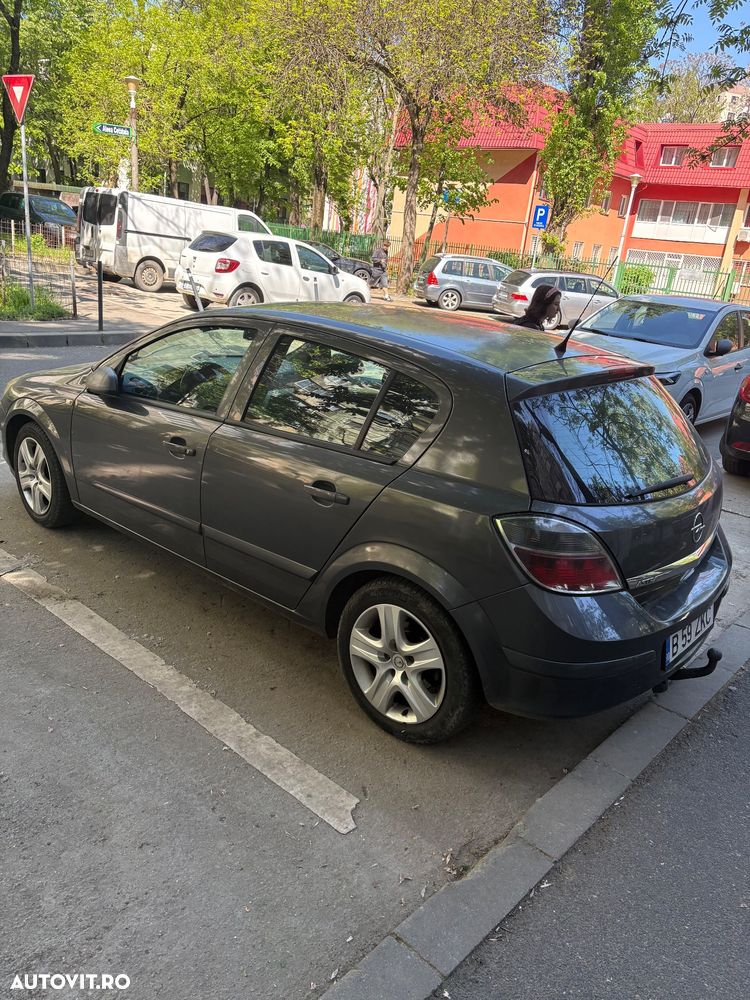 Opel Astra 1.6 Enjoy - 11