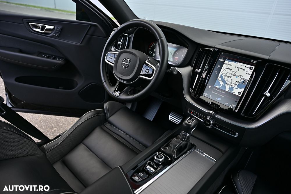 Volvo XC 60 T6 AWD Geartronic RDesign - 24