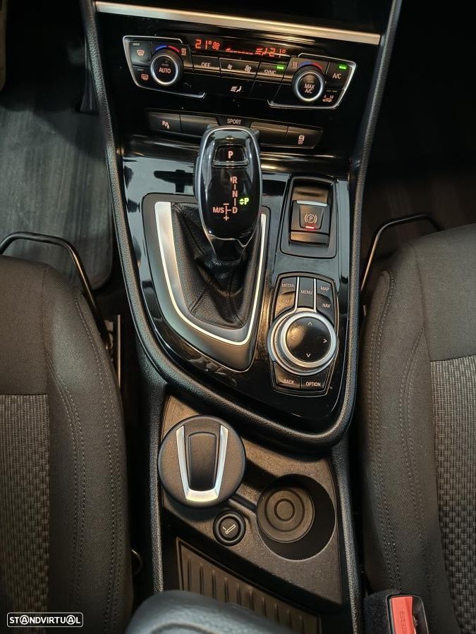 BMW 216 Active Tourer d Line Luxury Auto — fotografia 12
