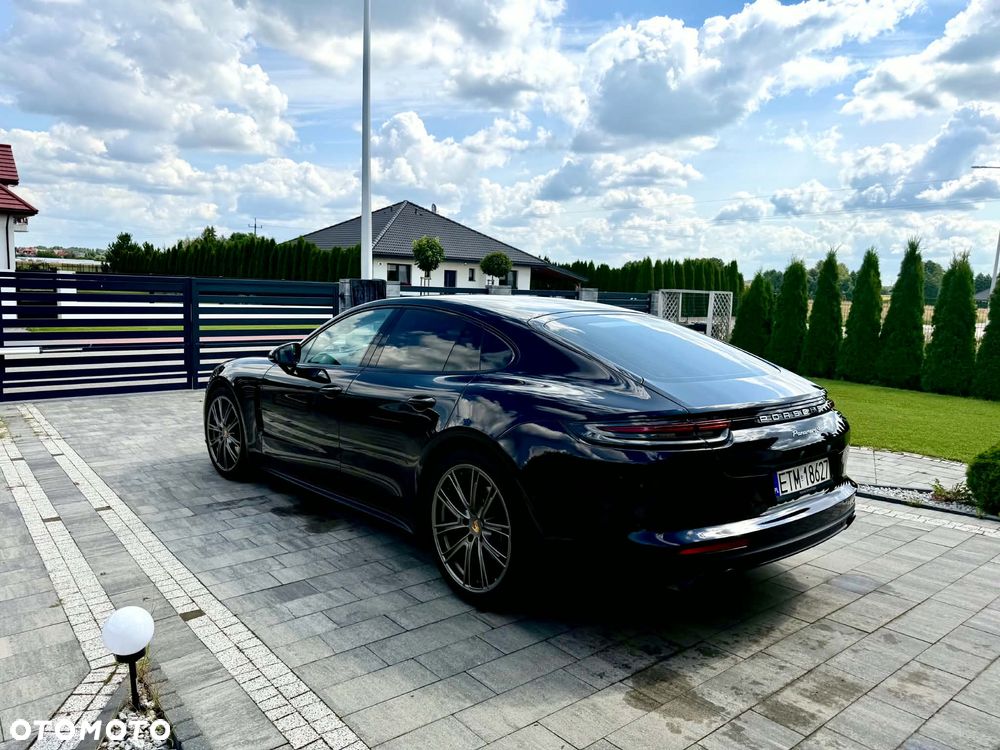 Porsche Panamera 4 - 3