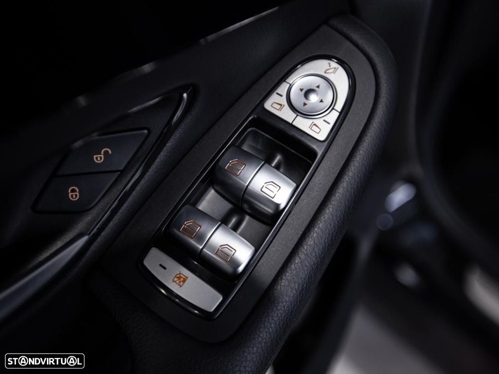 Mercedes-Benz GLC 300 de 4Matic - 16