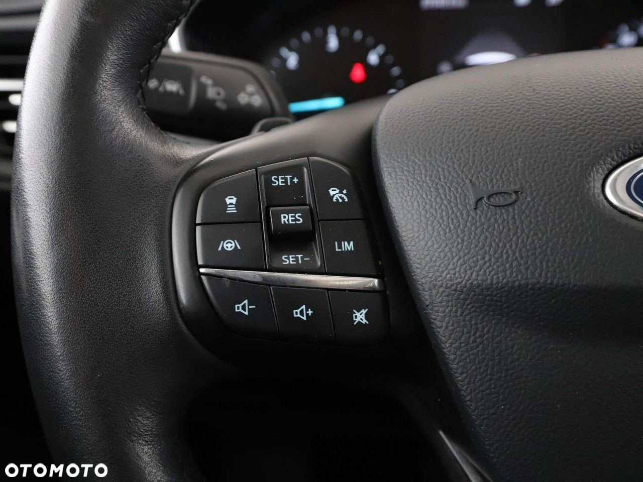 Ford Focus 1.5 EcoBlue Start-Stopp-System TITANIUM - 32