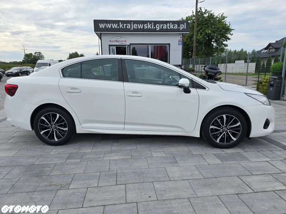 Toyota Avensis 2.0 D-4D Premium - 16
